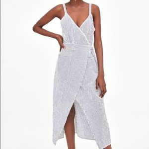 Zara seersucker wrap dress with bow and pockets